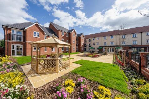 Knox Court External - Communal Gardens